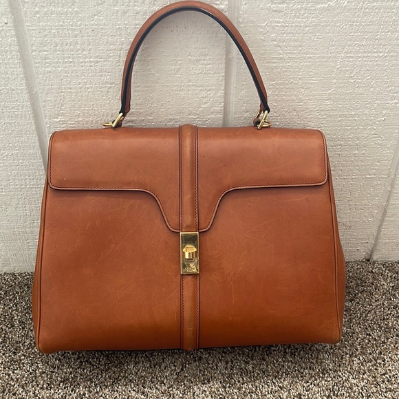 Celine 16 - Picture 1 of 3